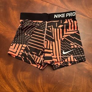 Women’s Nike Pro 3” Patterned Shorts Size S